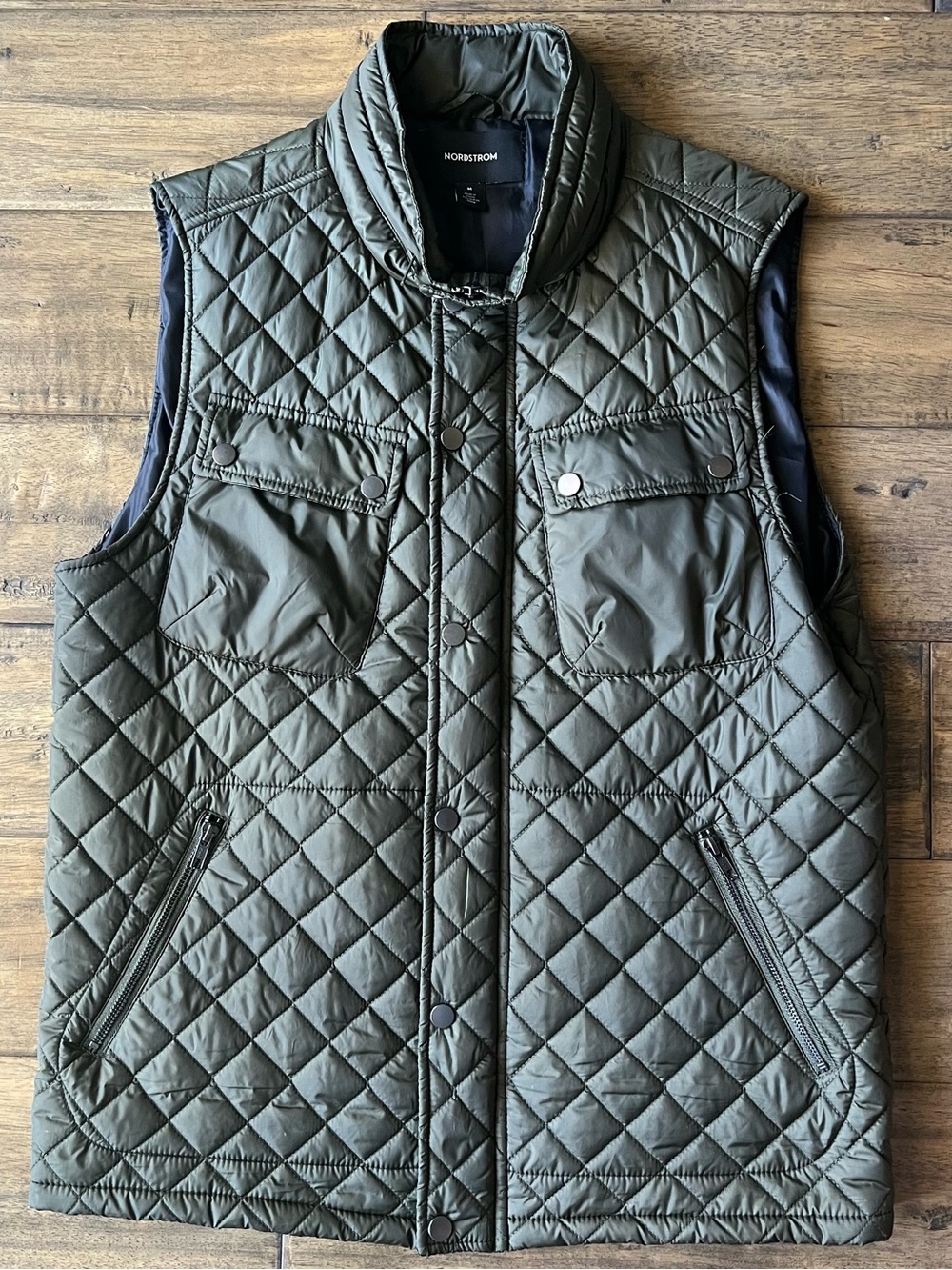 Nordstrom Quilted Green Vest - Medium